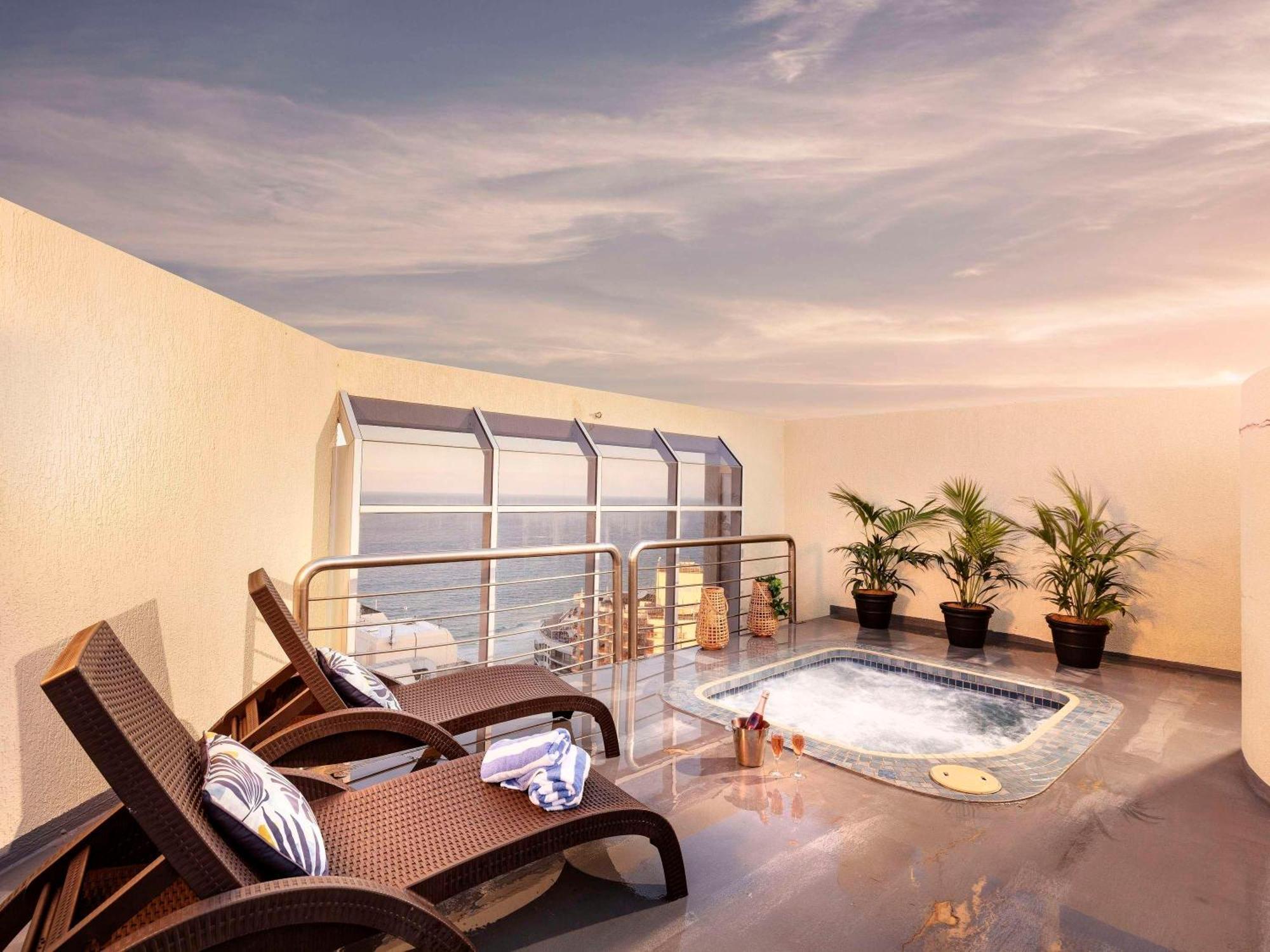Novotel Surfers Paradise Guldkusten Exteriör bild